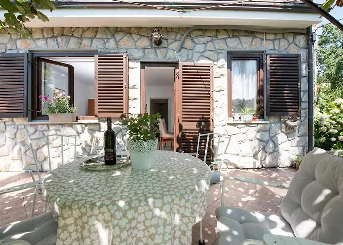 Oasis Apartment